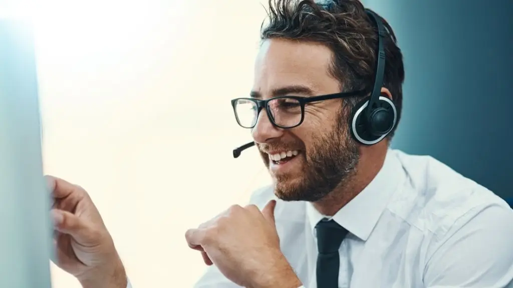 Riesgos de los centros de contacto subcontratados, subcontratación de centros de contacto, operaciones de centros de contacto, preocupaciones sobre la seguridad de los datos, interacciones con los clientes.